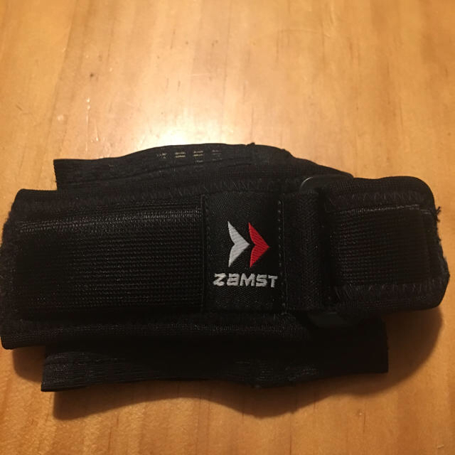 ZAMST(ザムスト)のZAMST エルボーバンド M スポーツ/アウトドアのトレーニング/エクササイズ(トレーニング用品)の商品写真