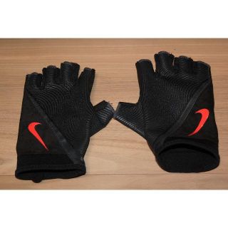 ナイキ(NIKE)の【美品】NIKE 筋トレ用グローブ　Lサイズ　滑り止め付(トレーニング用品)