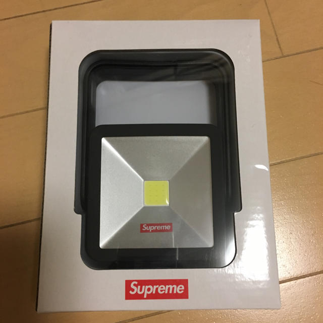 Supreme キックスタンドライト