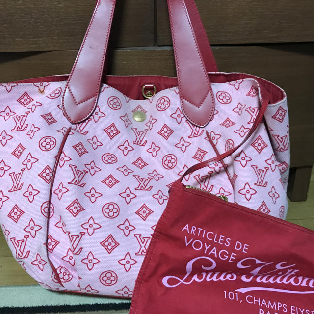 LOUIS VUITTON(ルイヴィトン)のルイヴィトン ガバイパネマ 赤GM レディースのバッグ(トートバッグ)の商品写真