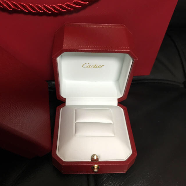 Cartier(カルティエ)のカルティエ リングケース 箱 紙袋 リボン レディースのバッグ(ショップ袋)の商品写真