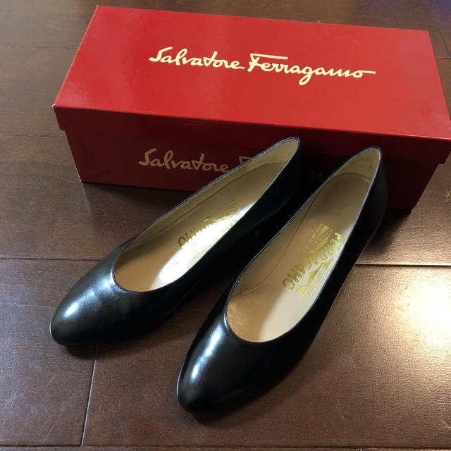 Salvatore Ferragamo(サルヴァトーレフェラガモ)のサルバトーレフェラガモ パンプス 22.5 ブラック 新品 レディースの靴/シューズ(ハイヒール/パンプス)の商品写真