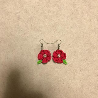 つまみ細工 ピアス 椿 ハンドメイド(ピアス)