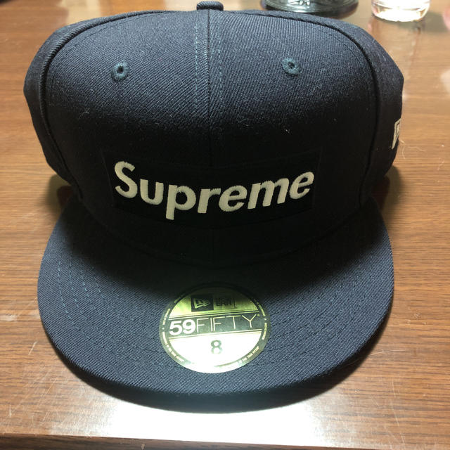 Supreme(シュプリーム)の新品！Supreme FW16 new  era  8 (63.5cm) メンズの帽子(キャップ)の商品写真