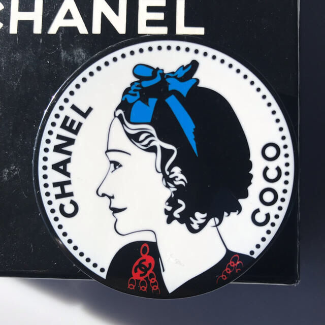 CHANEL(シャネル)の希少 レア CHANEL シャネル ブローチ マドモアゼル ココ 顔 COCO レディースのアクセサリー(ブローチ/コサージュ)の商品写真