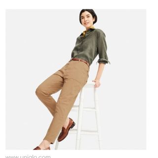 ユニクロ(UNIQLO)のユニクロ ベイカーテーパードパンツ(チノパン)