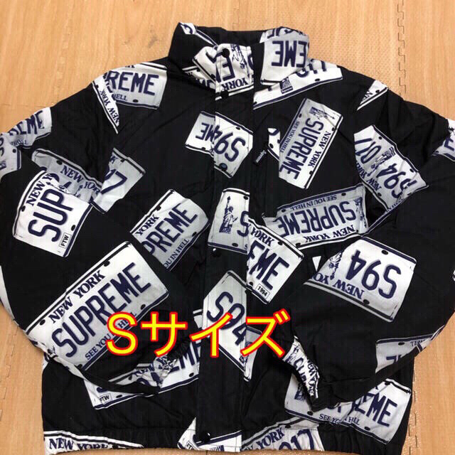 supreme license plate puffy jacket ダウン