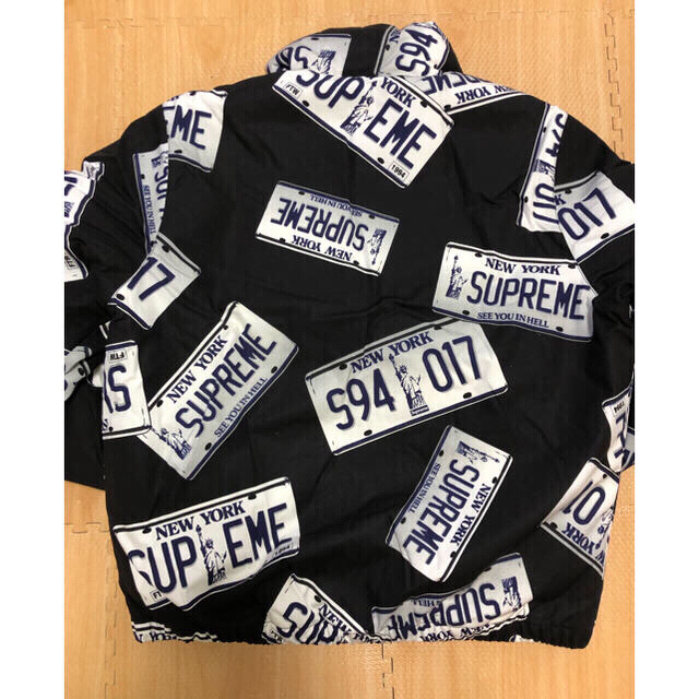 supreme license plate puffy jacket ダウン
