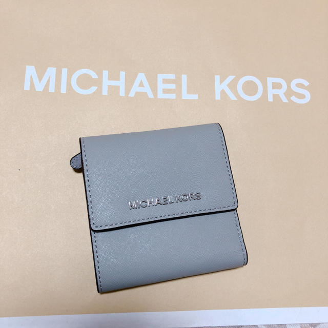 新品☆MICHEL KORS　　三つ折り財布　グレー　激レア 人気色