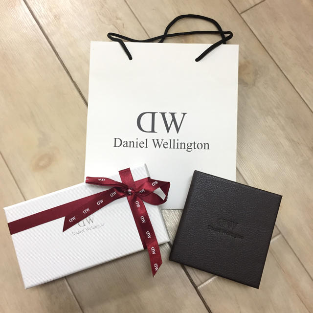 Daniel Wellington時計とバングル