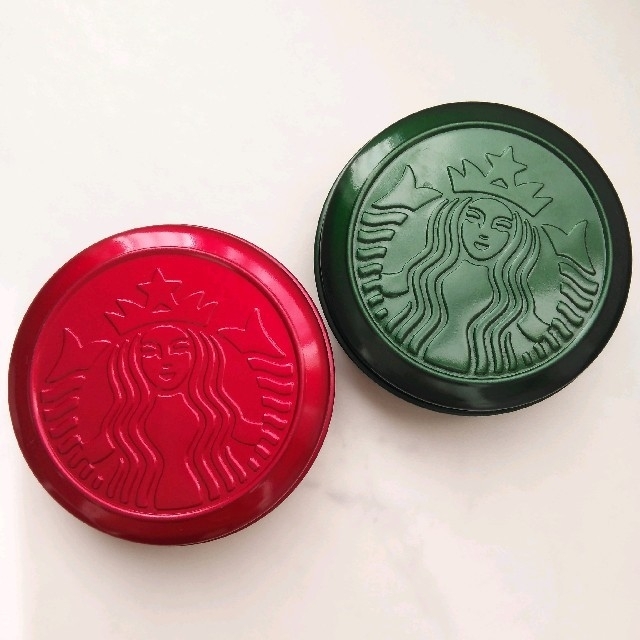 Starbucks Coffee(スターバックスコーヒー)のSTARBUCKS　韓国　クリスマス　缶 インテリア/住まい/日用品のインテリア小物(小物入れ)の商品写真