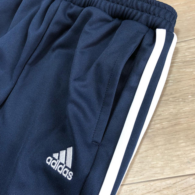 adidas(アディダス)の140 男の子 adidas 3本ラインパンツ ジャージパンツ 長ズボン キッズ/ベビー/マタニティのキッズ服男の子用(90cm~)(パンツ/スパッツ)の商品写真