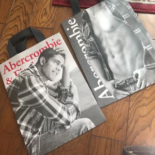 アバクロンビーアンドフィッチ(Abercrombie&Fitch)のショッピングバッグ(ショップ袋)