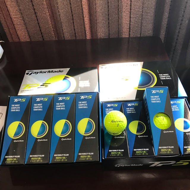 TaylorMade(テーラーメイド)の早い者勝ち 2ダース売り テーラーメード TP5イエローボール スポーツ/アウトドアのゴルフ(クラブ)の商品写真