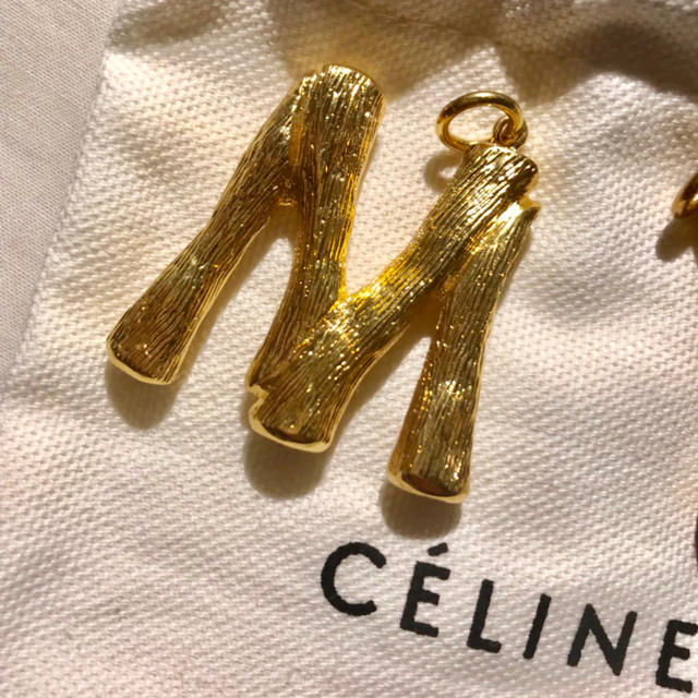 celine - うさこ様専用celine アルファベットペンダントチャーム ネックレス ラージMの通販 by MomoLand｜セリーヌならラクマ