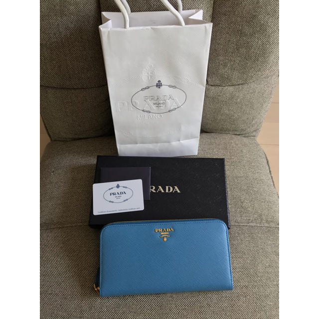 PRADA 長財布