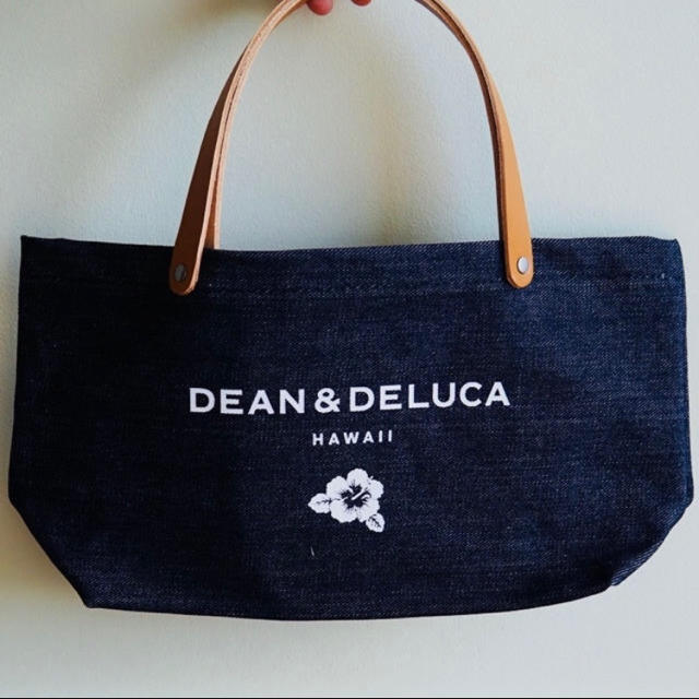 DEAN & DELUCA(ディーンアンドデルーカ)の《新品》DEAN&DELUCA ハワイ限定トート デニム レディースのバッグ(トートバッグ)の商品写真