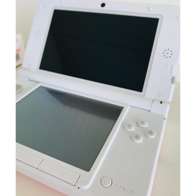 ニンテンドー3DS(ニンテンドー3DS)のニンテンドー３DS LL本体 ピンク×ホワイト ディズニーケース付き エンタメ/ホビーのゲームソフト/ゲーム機本体(携帯用ゲーム機本体)の商品写真