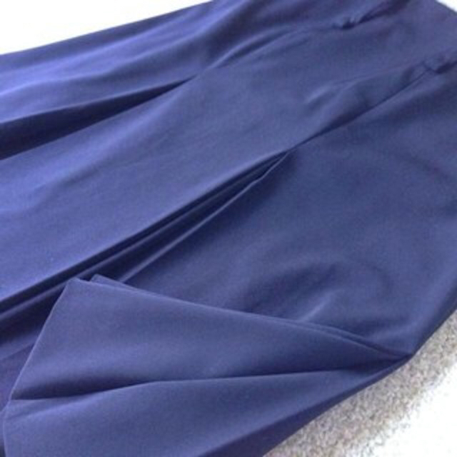 PRADA(プラダ)の直営店購入膝上ネイビープリーツスカート レディースのスカート(ひざ丈スカート)の商品写真