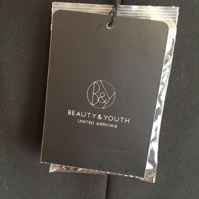 BEAUTY&YOUTH UNITED ARROWS(ビューティアンドユースユナイテッドアローズ)の【新品】BEAUTY & YOUTH  ビジューワンピース ブラック フォーマル レディースのワンピース(ひざ丈ワンピース)の商品写真