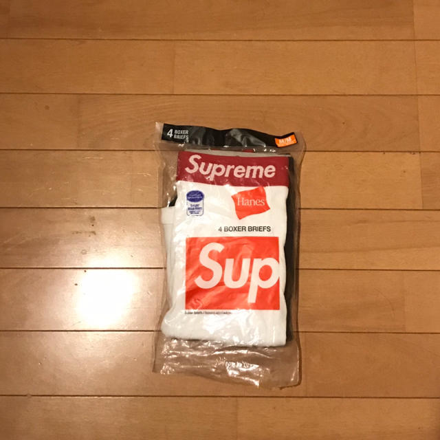 Supreme(シュプリーム)のsupreme ボクサーパンツ Mサイズ 白黒一枚ずつ メンズのアンダーウェア(ボクサーパンツ)の商品写真