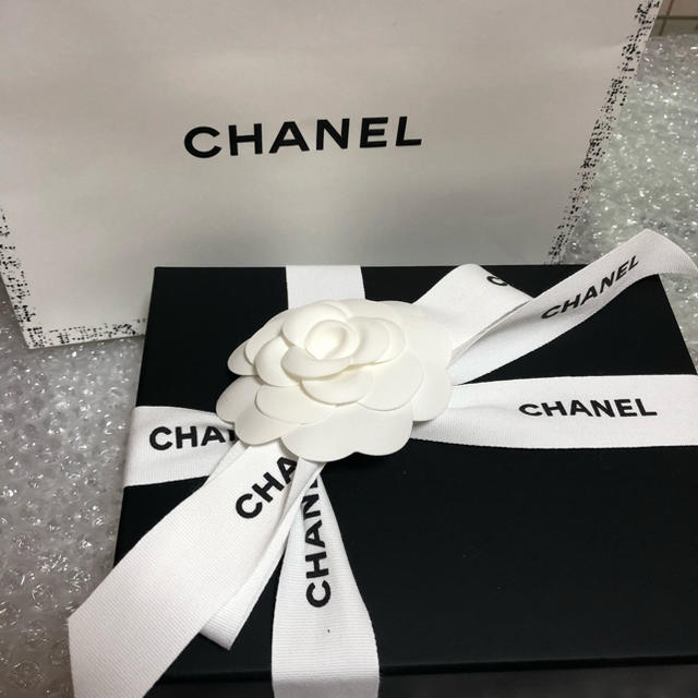 CHANEL(シャネル)のシャネル カメリア 三つ折財布 新品 レディースのファッション小物(財布)の商品写真