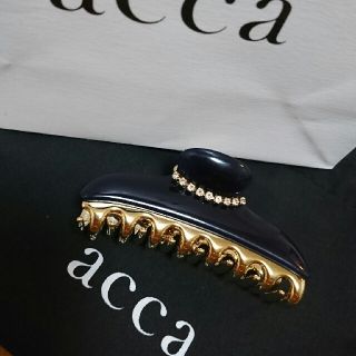 アッカ(acca)のアッカ☆ニューコラーナ☆ネイビーM新品(バレッタ/ヘアクリップ)