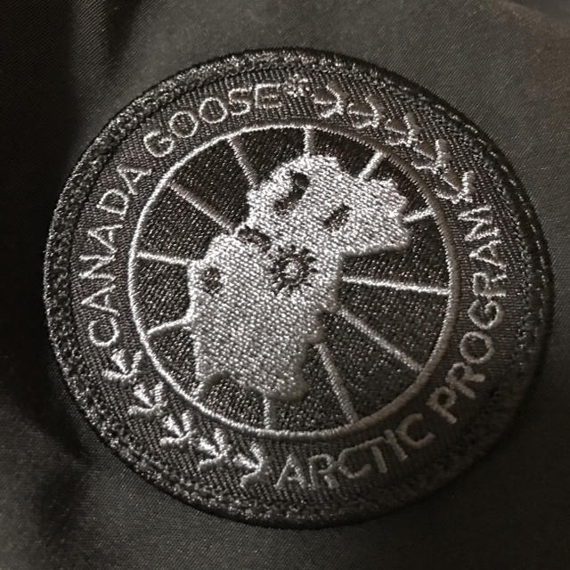 CANADA GOOSE(カナダグース)のCANADA GOOSE カナダグース ブラックディスク シャトー 新品未使用 メンズのジャケット/アウター(ダウンジャケット)の商品写真