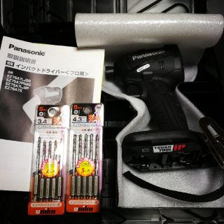 パナソニック(Panasonic)のここ様専用　新品EZ75A7
インパクトとケース、バッテリー、充電器　オマケ付(工具/メンテナンス)