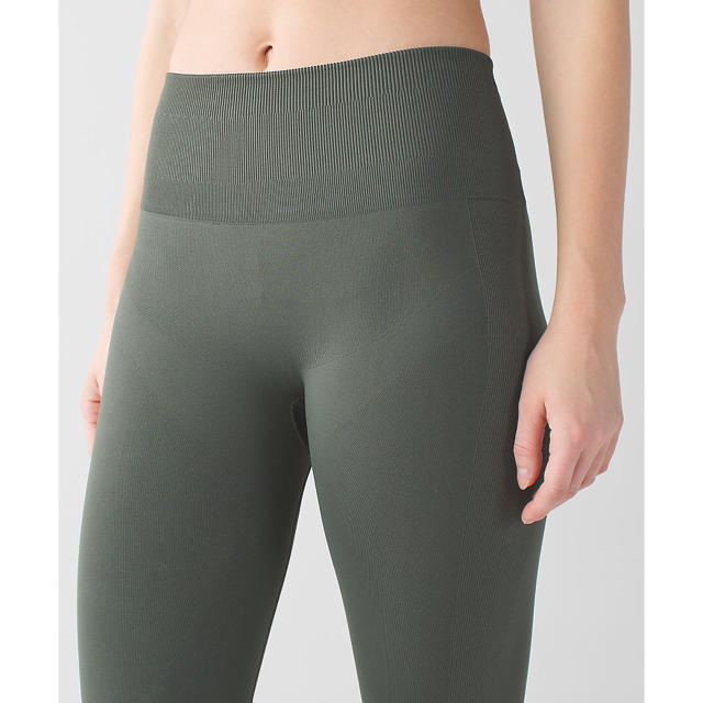 未使用:Lululemon Zone in Crop レギンス サイズ 6 2