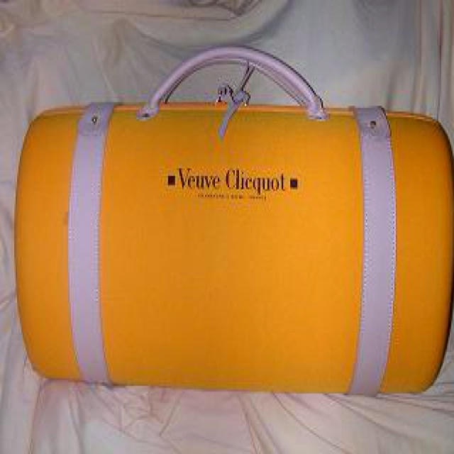シャンパングラス付きバッグ お値下げ レディースのバッグ(スーツケース/キャリーバッグ)の商品写真