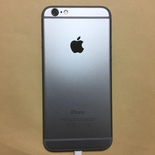 iPhone(アイフォーン)のAU iPhone6 16gb 液晶割れ ジャンク スマホ/家電/カメラのスマートフォン/携帯電話(スマートフォン本体)の商品写真