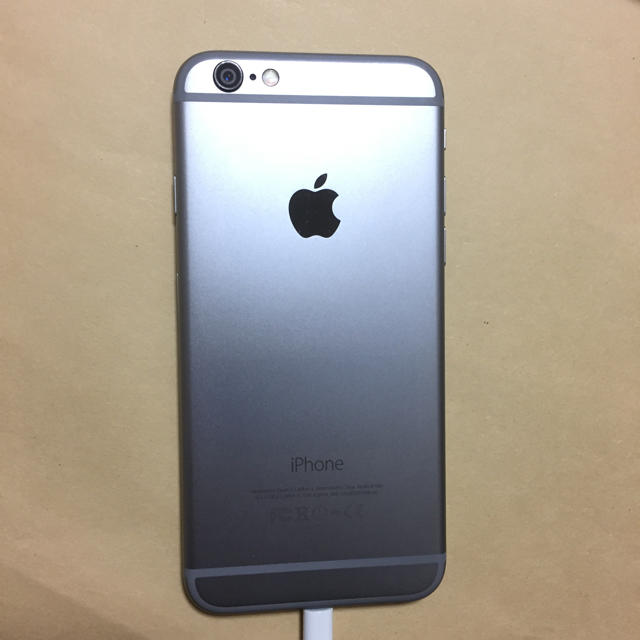 iPhone(アイフォーン)のAU iPhone6 16gb 液晶割れ ジャンク スマホ/家電/カメラのスマートフォン/携帯電話(スマートフォン本体)の商品写真