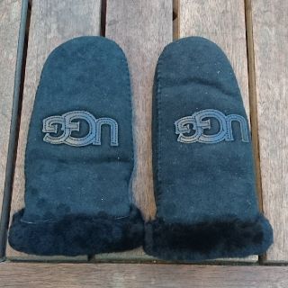 アグ(UGG)の値下げ 美品 アグ UGG 手袋 ミトン  黒 ムートン レザー(手袋)