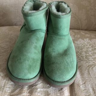 アグ(UGG)のUGG sz7 グリーン(スリッポン/モカシン)