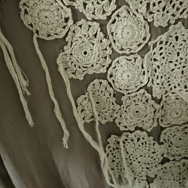 OSMOSIS(オズモーシス)のオズモーシス刺繍フリンジトップス レディースのトップス(カットソー(半袖/袖なし))の商品写真