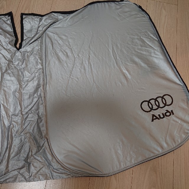 AUDI(アウディ)の値下げ！アウディ Audi サンシェード Q3 自動車/バイクの自動車(車内アクセサリ)の商品写真