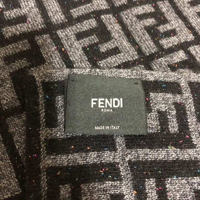 FENDI(フェンディ)の【美品】フェンディ  ズッカ柄 マフラー ウール レディースのファッション小物(マフラー/ショール)の商品写真