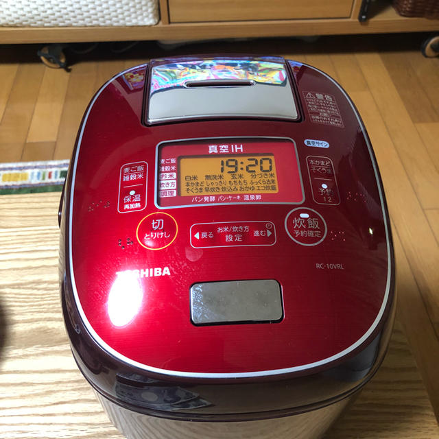 東芝(トウシバ)のあべ様専用！ほぼ未使用❗️東芝 釜戸 炊飯器 スマホ/家電/カメラの調理家電(炊飯器)の商品写真