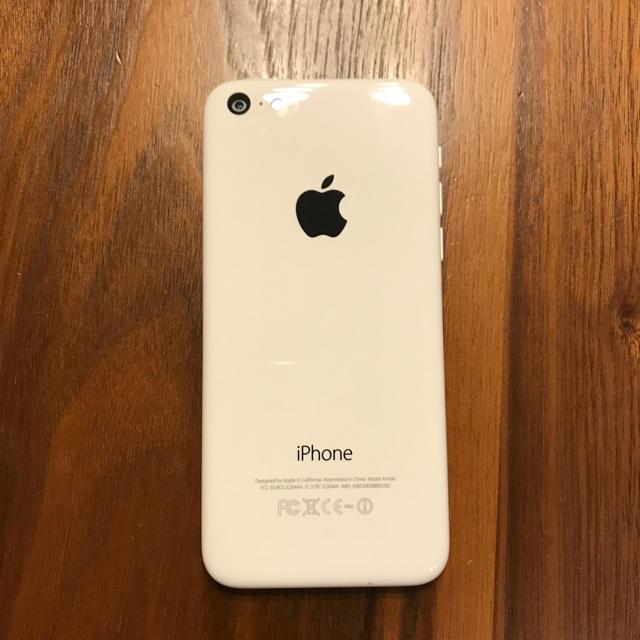 iPhone(アイフォーン)のiPhone 5c White 16 GB au スマホ/家電/カメラのスマートフォン/携帯電話(スマートフォン本体)の商品写真