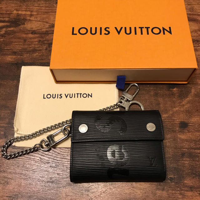 LOUIS VUITTON - 本物 LOUIS VUITTON supreme チェーンウォレットの