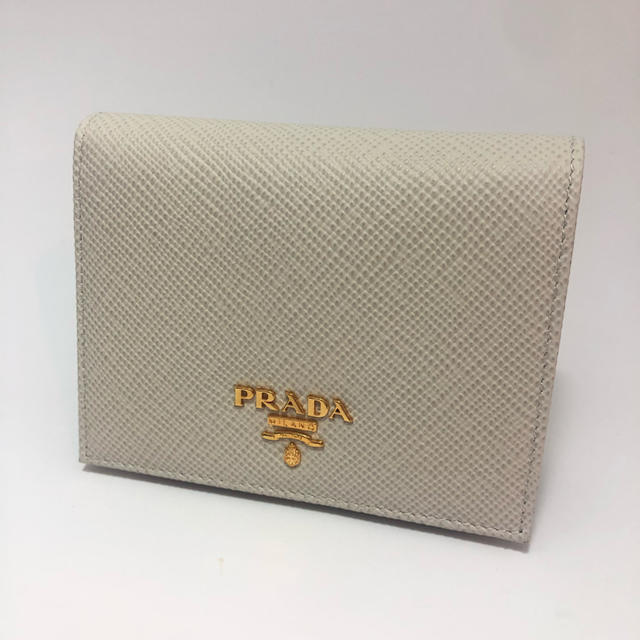 SAFFIANOCUIR仕様在庫処分セール！PRADA(プラダ)2つ折り財布★サフィアーノ素材★ホワイト