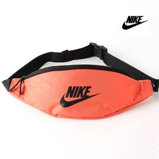 ナイキ(NIKE)のNIKE BODY BAG 　ナイキ／ボディーバック(ウエストポーチ)