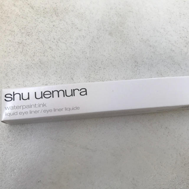 shu uemura(シュウウエムラ)の限定レッド   アイライナー   シュウ ウエムラ  新品 コスメ/美容のベースメイク/化粧品(アイライナー)の商品写真