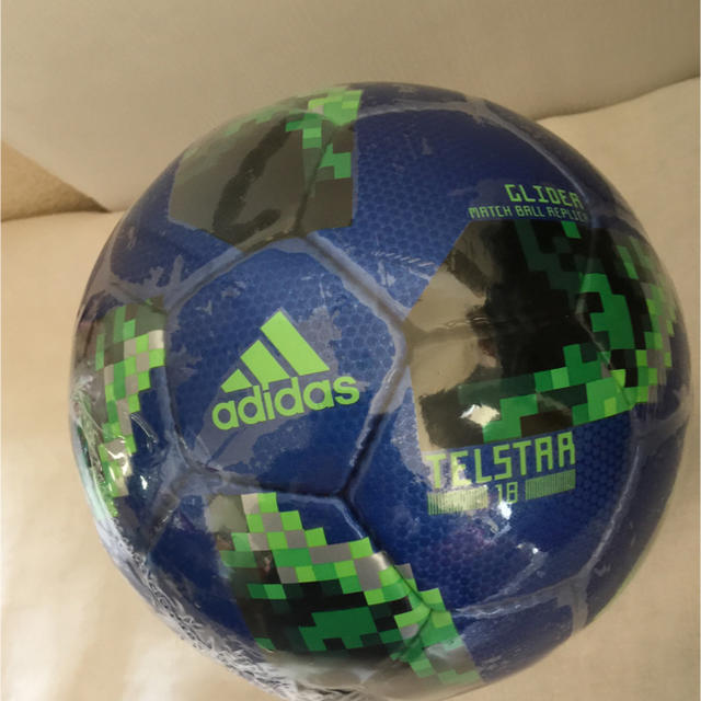 adidas(アディダス)の2018 FIFAワールドカップ JFA レプリカ4号球  サッカー スポーツ/アウトドアのサッカー/フットサル(ボール)の商品写真