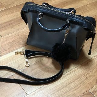 ザラ(ZARA)のzara♡チャーム付ショルダーバッグ(ショルダーバッグ)