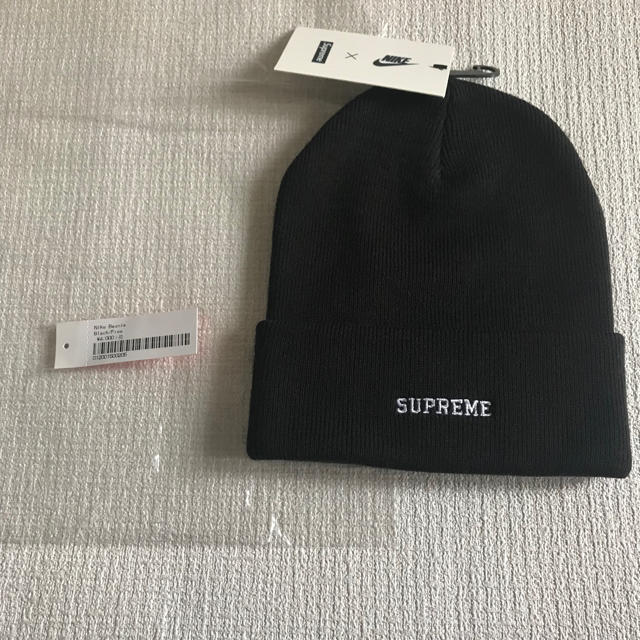 Supreme(シュプリーム)のsupreme nike Beanie black  メンズの帽子(ニット帽/ビーニー)の商品写真