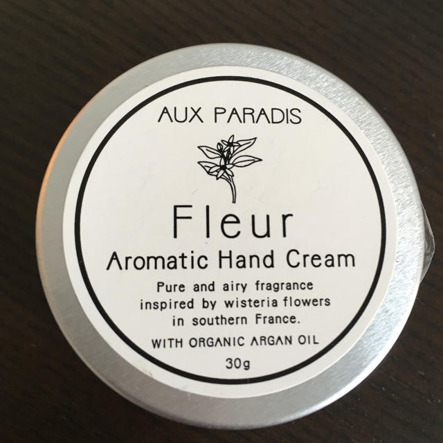 AUX PARADIS(オゥパラディ)のAUX PARADISのハンドクリーム コスメ/美容のボディケア(ハンドクリーム)の商品写真