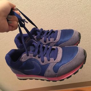 ナイキ(NIKE)のナイキ スニーカー 青 ピンク(スニーカー)