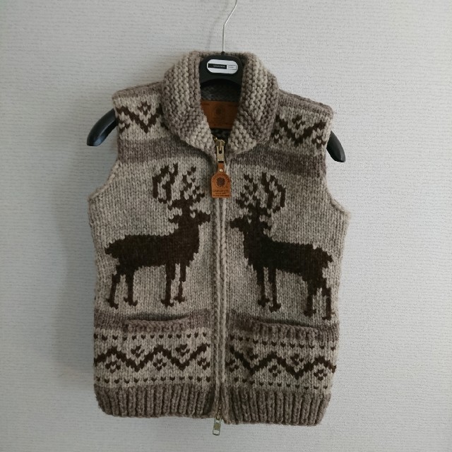 DEUXIEME CLASSE(ドゥーズィエムクラス)の試着のみ CANADIAN SWEATERカウチンベスト 亜希さん レディースのジャケット/アウター(ダウンベスト)の商品写真